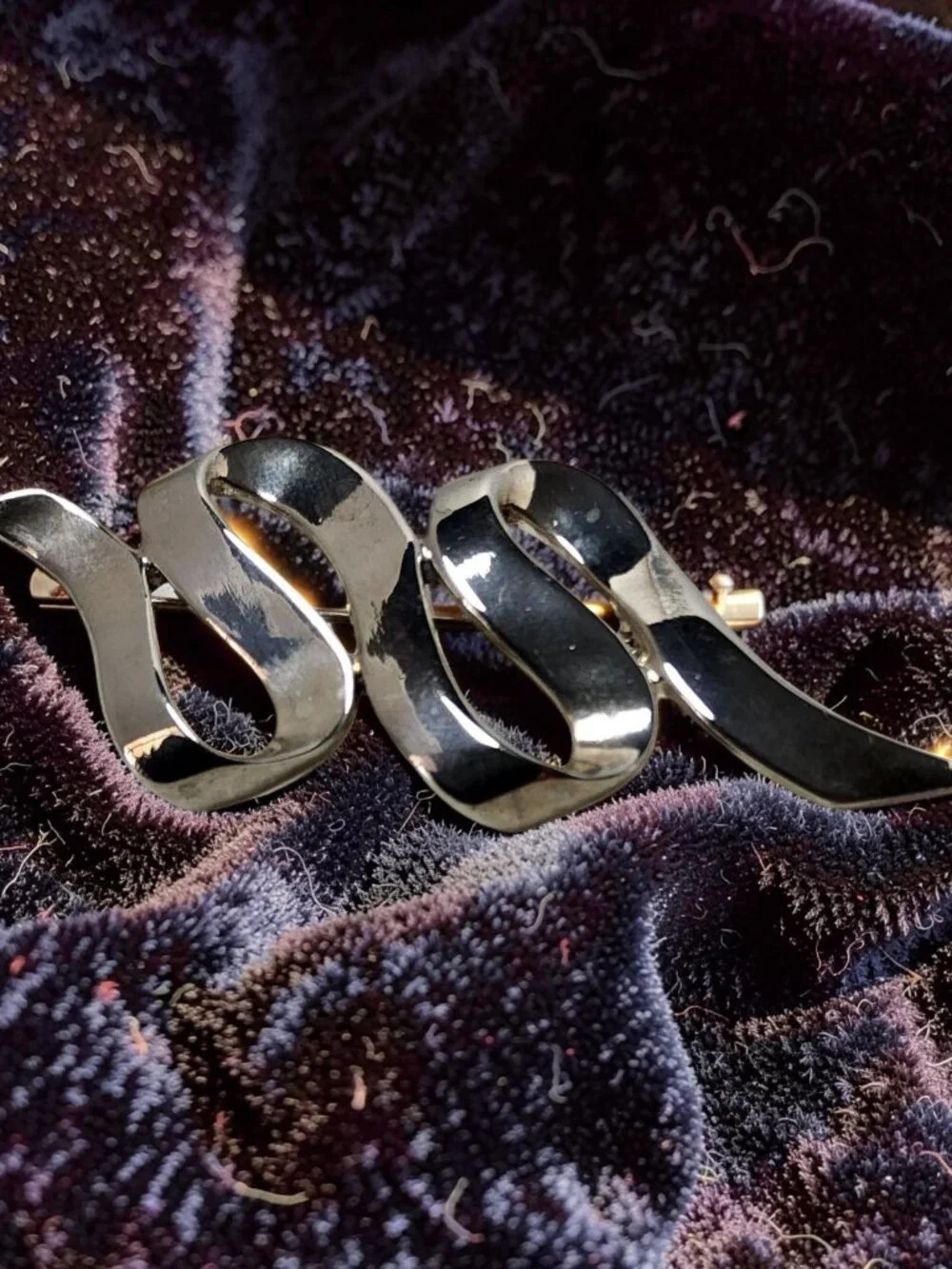 Vintage M Jent Silvertone Ribbon Brooch Pin